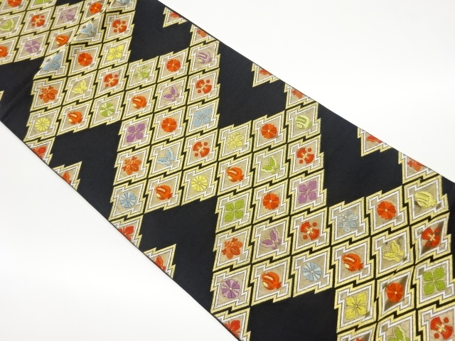 リサイクル　松皮菱に花・宝・蝶模様織出し袋帯